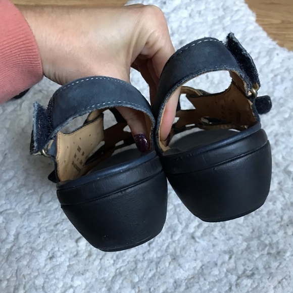 Clarks Unstructured Navy Suede and Metallic Purple Sandals Size 9N - Picture 6 of 12